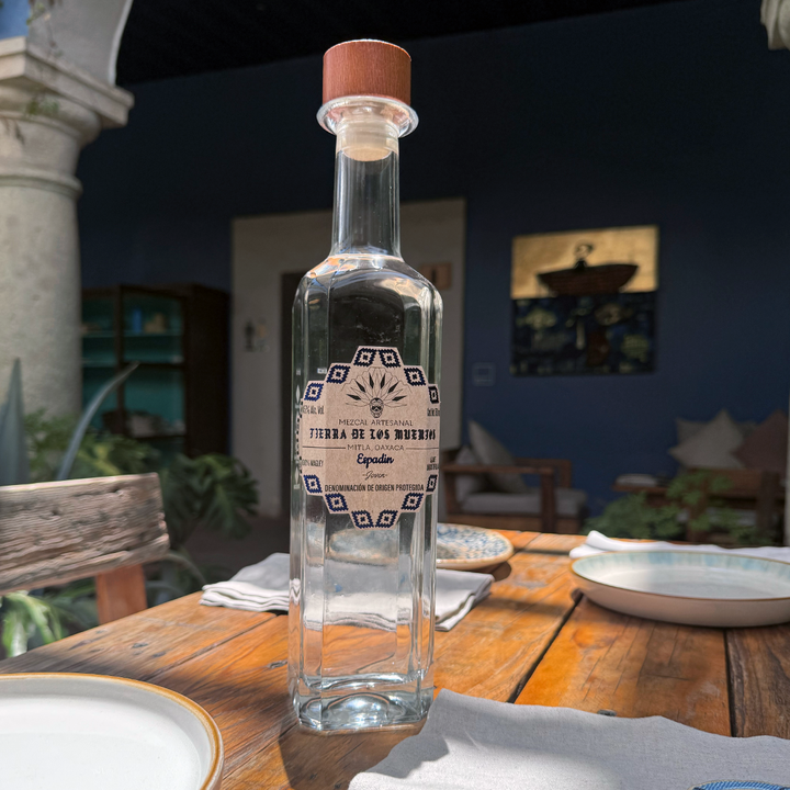 Tierra de los Muertos · Espadín Artesanal - Mezcal Artesanal De Oaxaca